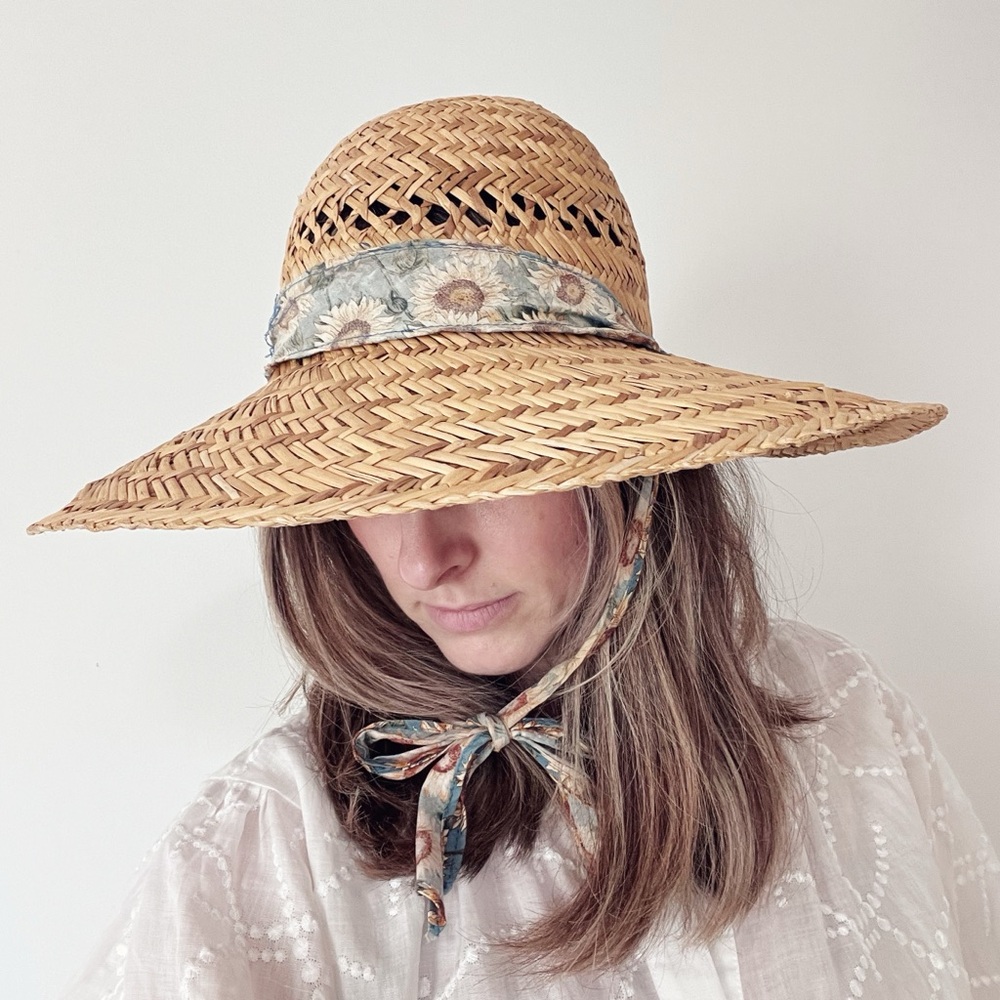 Vintage look straw sun hat with wide brim OS